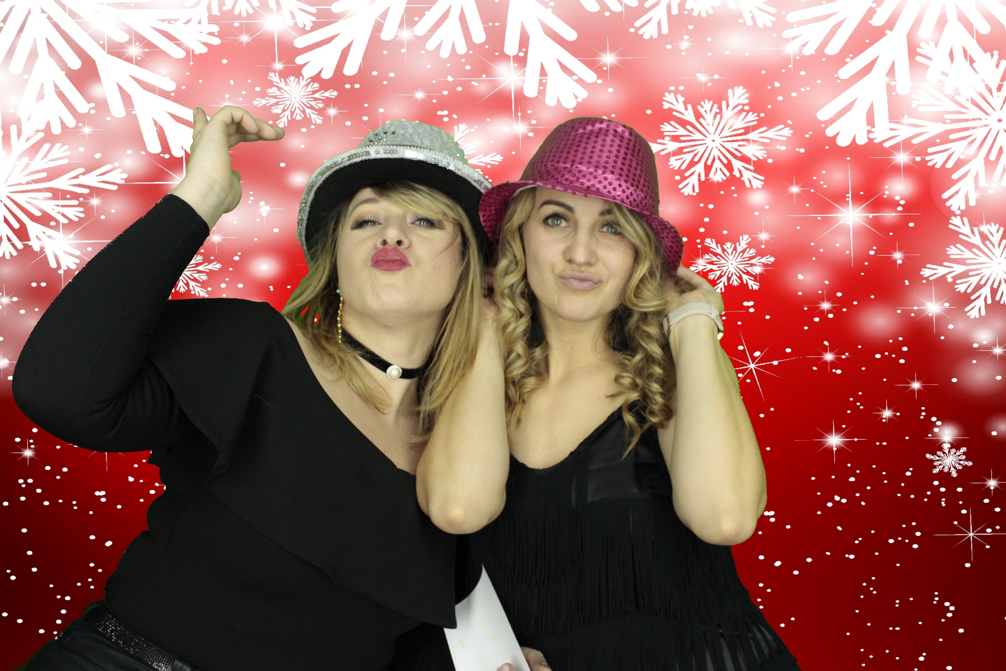 Ocean Network Express Christmas Party 2019 | View more photos from the event at gallery.myphotoboothexperience.co.uk/u/MyPhotoBoothExperienceLtd/Ocean-Network-Express-Christmas-Party-2019